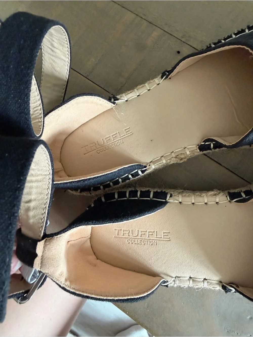 Truffle Collection comfortable black